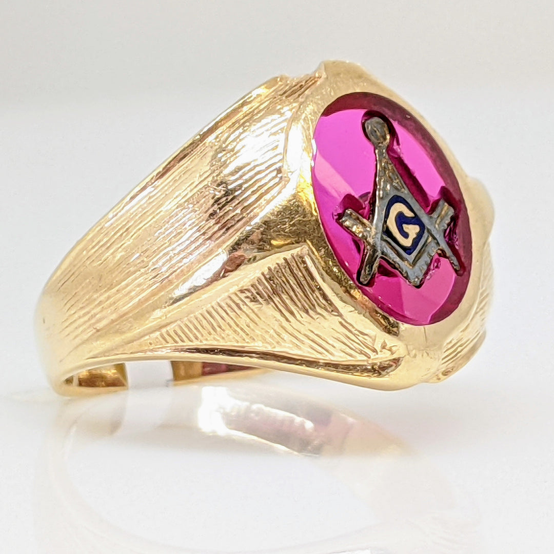 10K RED STONE OVAL 7X9 MASONIC ESTATE RING 4.6 GRAMS