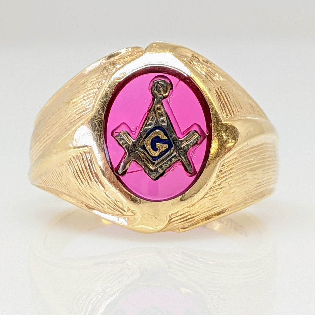 10K RED STONE OVAL 7X9 MASONIC ESTATE RING 4.6 GRAMS
