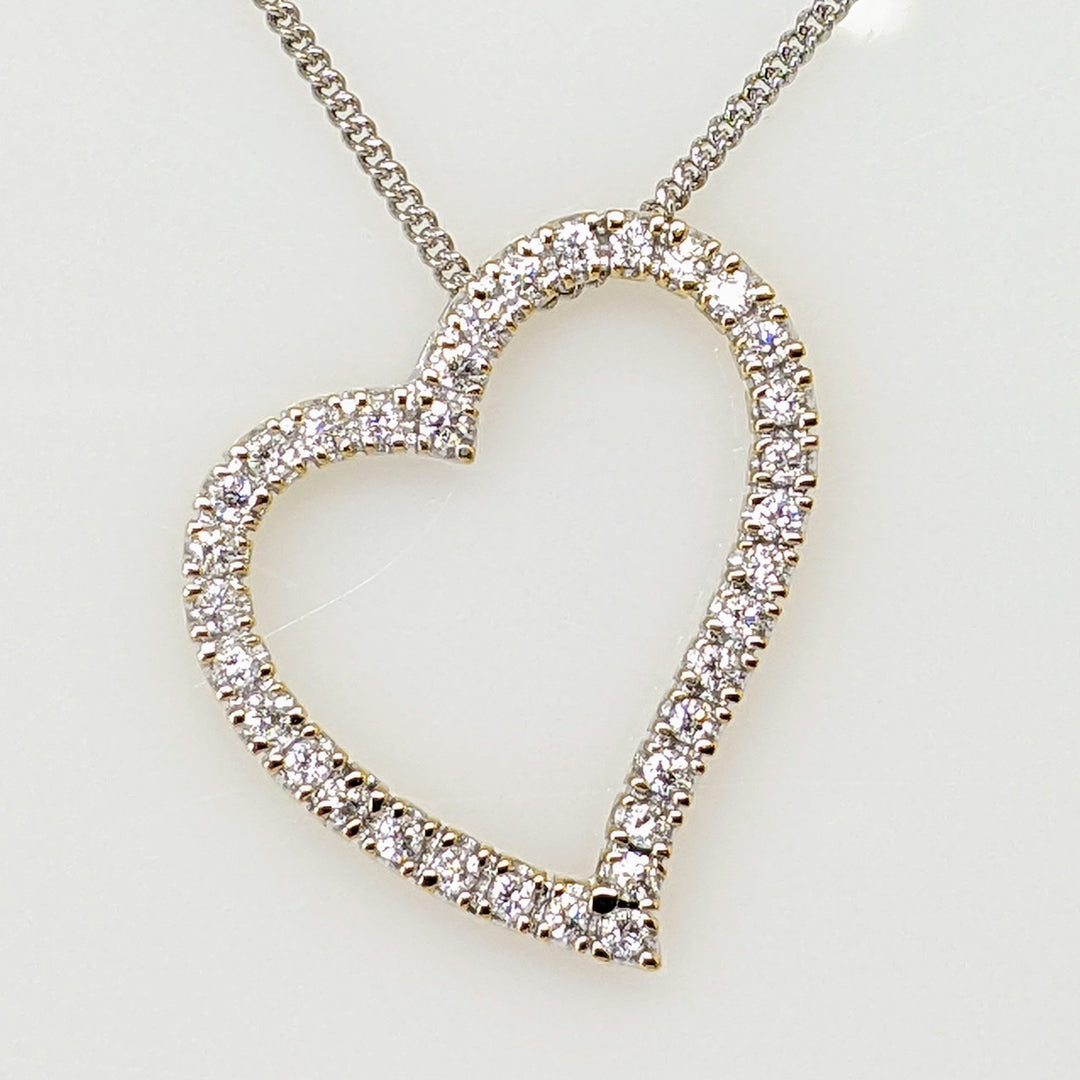 18K WHITE 1.02 CARAT TOTAL WEIGHT SI2-I1 F DIAMOND ROUND (34) ESTATE HEART PENDANT & 14K CHAIN