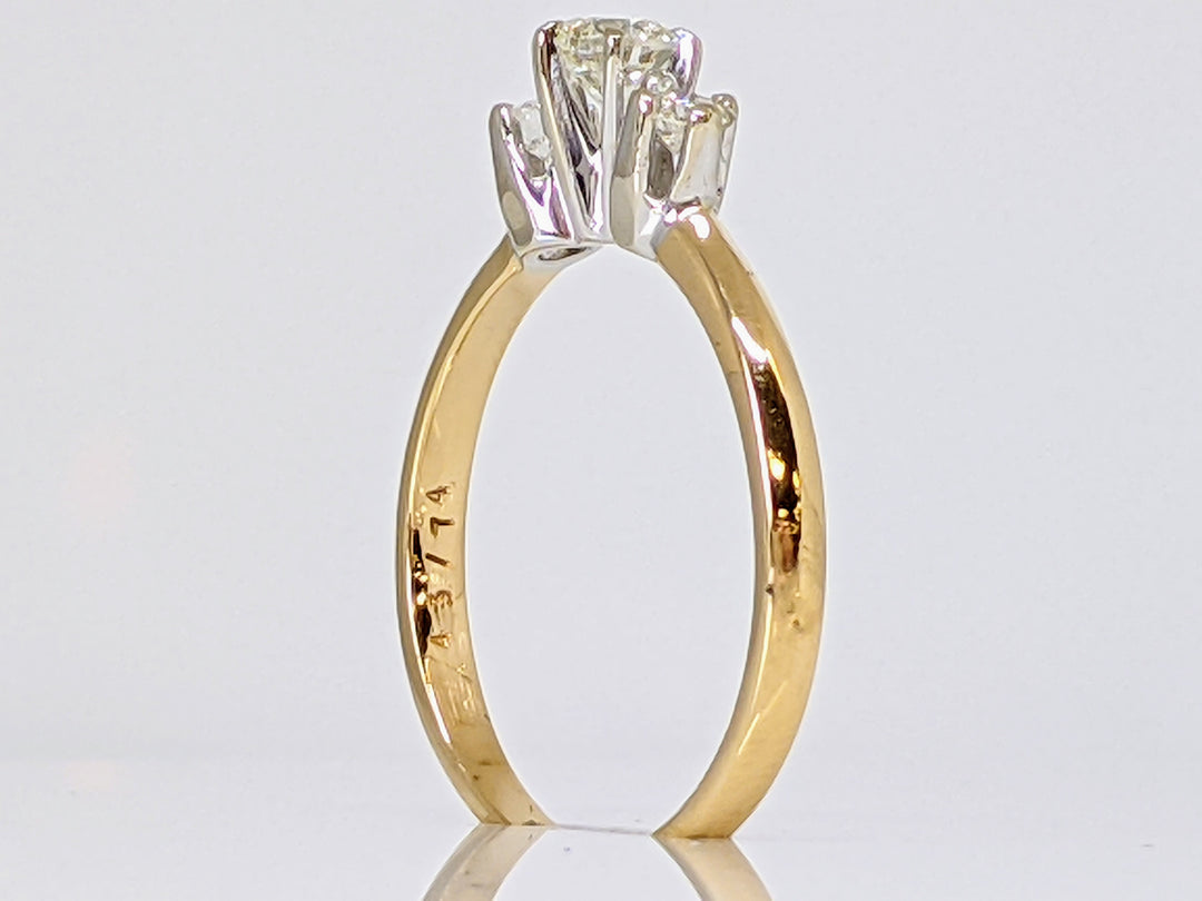 14K .47 CARAT TOTAL WEIGHT VS1 H ROUND DIAMOND (3) TRINITY ESTATE RING 2.3 GRAMS