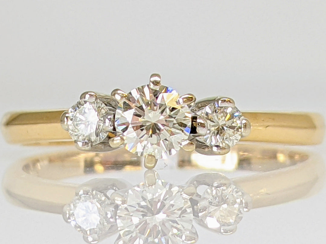 14K .47 CARAT TOTAL WEIGHT VS1 H ROUND DIAMOND (3) TRINITY ESTATE RING 2.3 GRAMS