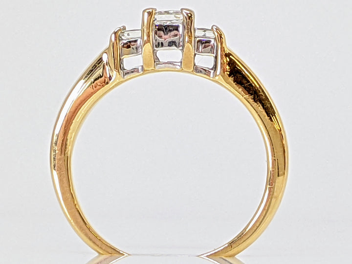 14K .53 CARAT TOTAL WEIGHT I1 H DIAMOND PRINCESS CUT (3) TRINITY ESTATE RING 3.2 GRAMS
