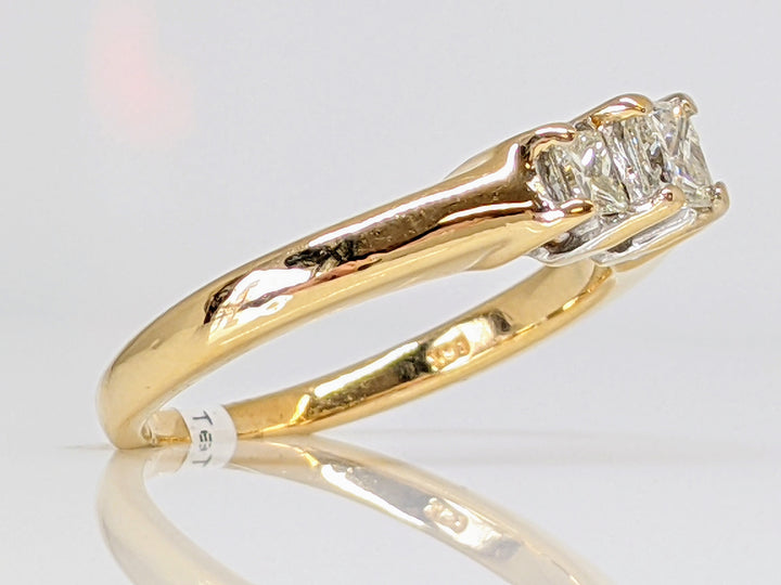 14K .53 CARAT TOTAL WEIGHT I1 H DIAMOND PRINCESS CUT (3) TRINITY ESTATE RING 3.2 GRAMS