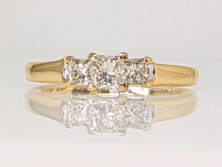 14K .53 CARAT TOTAL WEIGHT I1 H DIAMOND PRINCESS CUT (3) TRINITY ESTATE RING 3.2 GRAMS