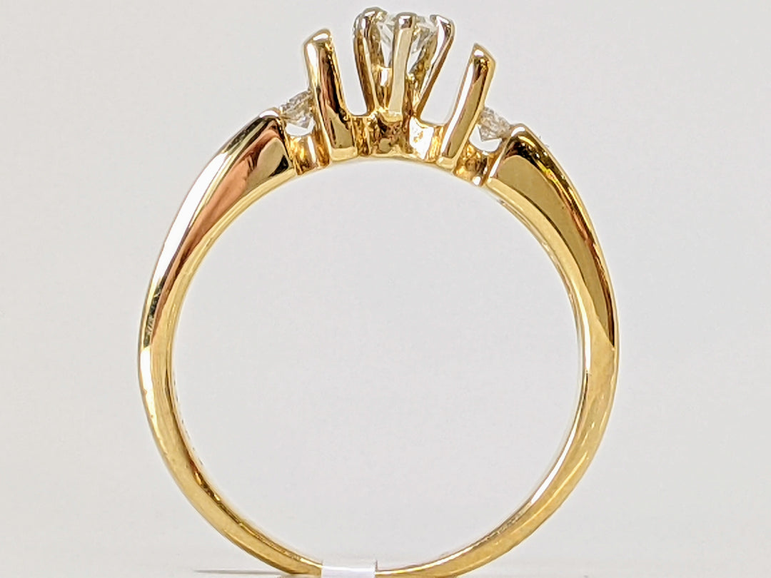 14K .37 CARAT TOTAL WEIGHT SI2 I OVAL WITH (4) ROUND DIAMOND ESTATE RING 4.9 GRAMS