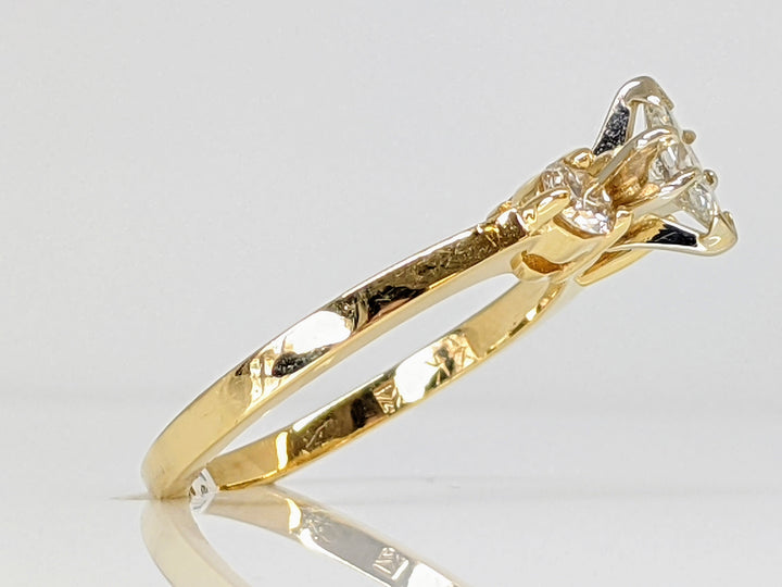 14K .49 CARAT TOTAL WEIGHT SI2 K DIAMOND MARQUISE WITH (2) ROUND ESTATE RING 2.7 GRAMS