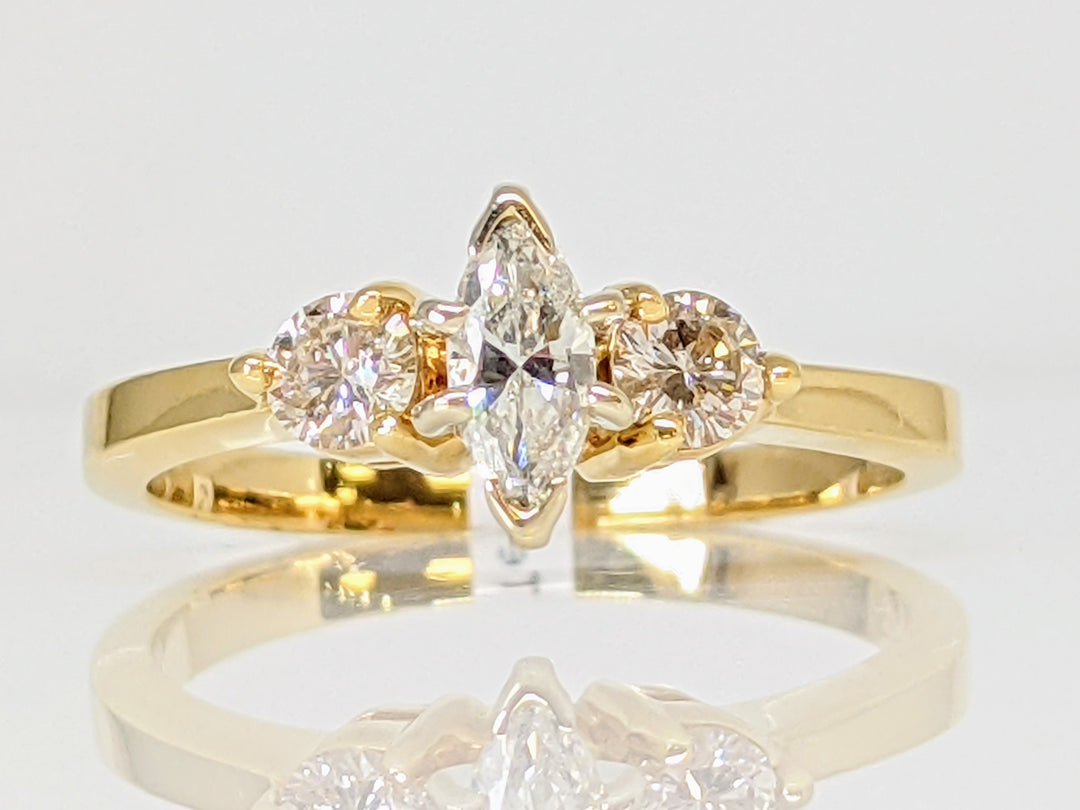 14K .49 CARAT TOTAL WEIGHT SI2 K DIAMOND MARQUISE WITH (2) ROUND ESTATE RING 2.7 GRAMS