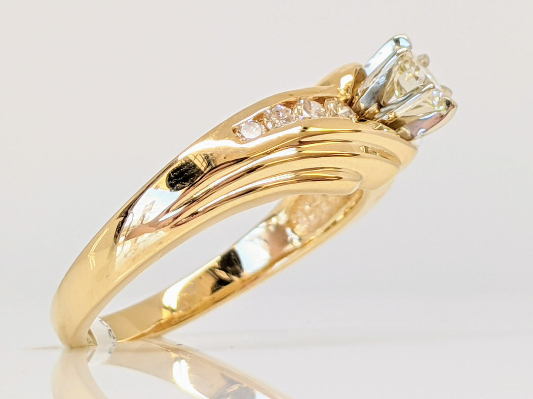 14K .49 CARAT TOTAL WEIGHT DIAMOND ROUND (9) ESTATE RING 5.1 GRAMS