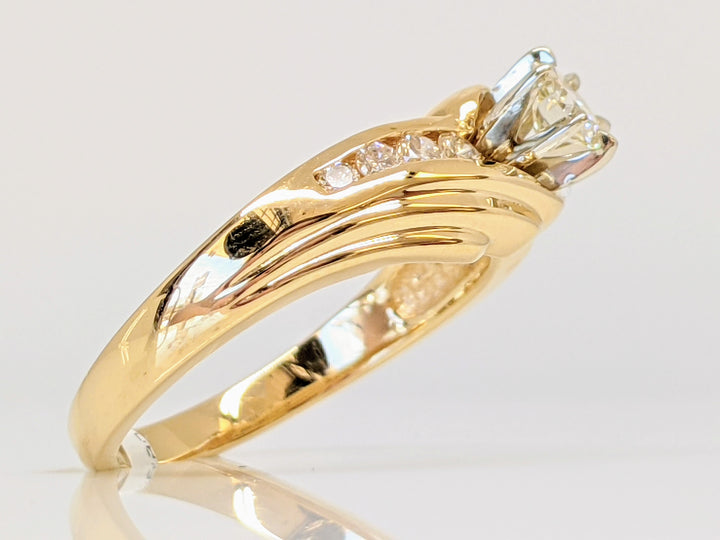14K .49 CARAT TOTAL WEIGHT DIAMOND ROUND (9) ESTATE RING 5.1 GRAMS