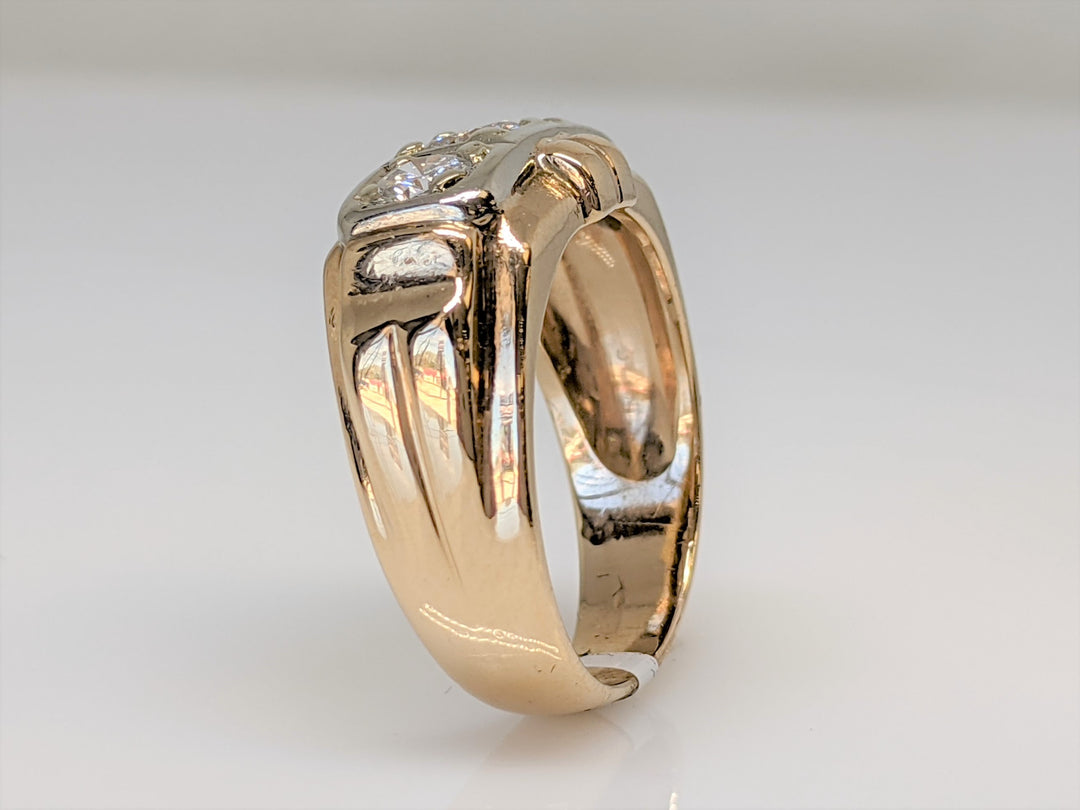 14K .90 CARAT TOTAL WEIGHT SI1-SI2 H-I DIAMOND ROUND (3) SQUARE TOP ESTATE RING 7.6 GRAMS
