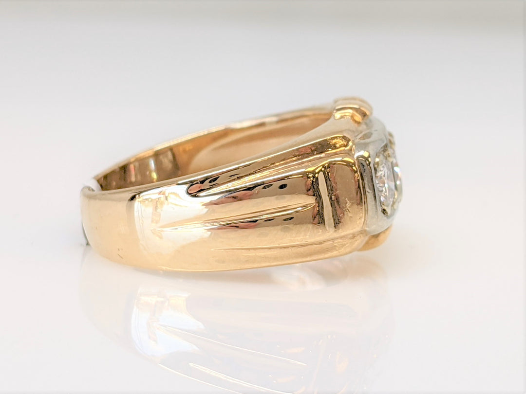 14K .90 CARAT TOTAL WEIGHT SI1-SI2 H-I DIAMOND ROUND (3) SQUARE TOP ESTATE RING 7.6 GRAMS
