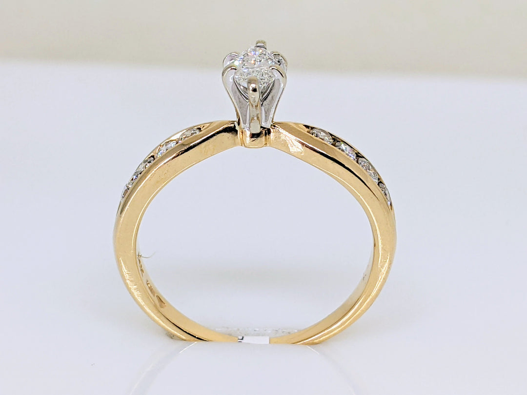 14K .41 CARAT TOTAL WEIGHT I1 G DIAMOND MARQUISE WITH (8) ROUND MELEE ESTATE RING 2.8 GRAMS
