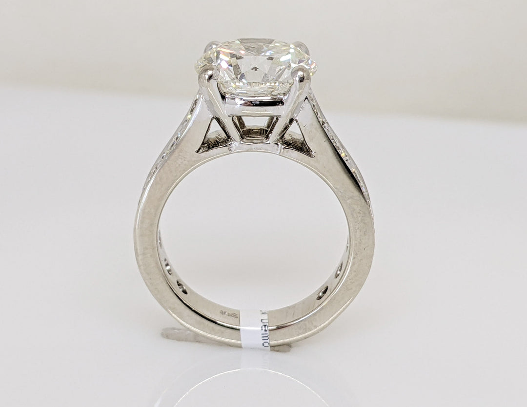 18K WHITE 3.44 CARAT TOTAL SI1 L DIAMOND ROUND WITH 1.32 CARAT TOTAL WEIGHT SI H (14) ESTATE RING 7.0 GRAMS