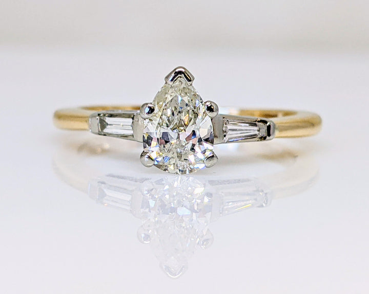 14K .87 CARAT TOTAL WEIGHT I1 J DIAMOND PEAR WITH (2) BAGUETTES ESTATE RING 2.9 GRAMS
