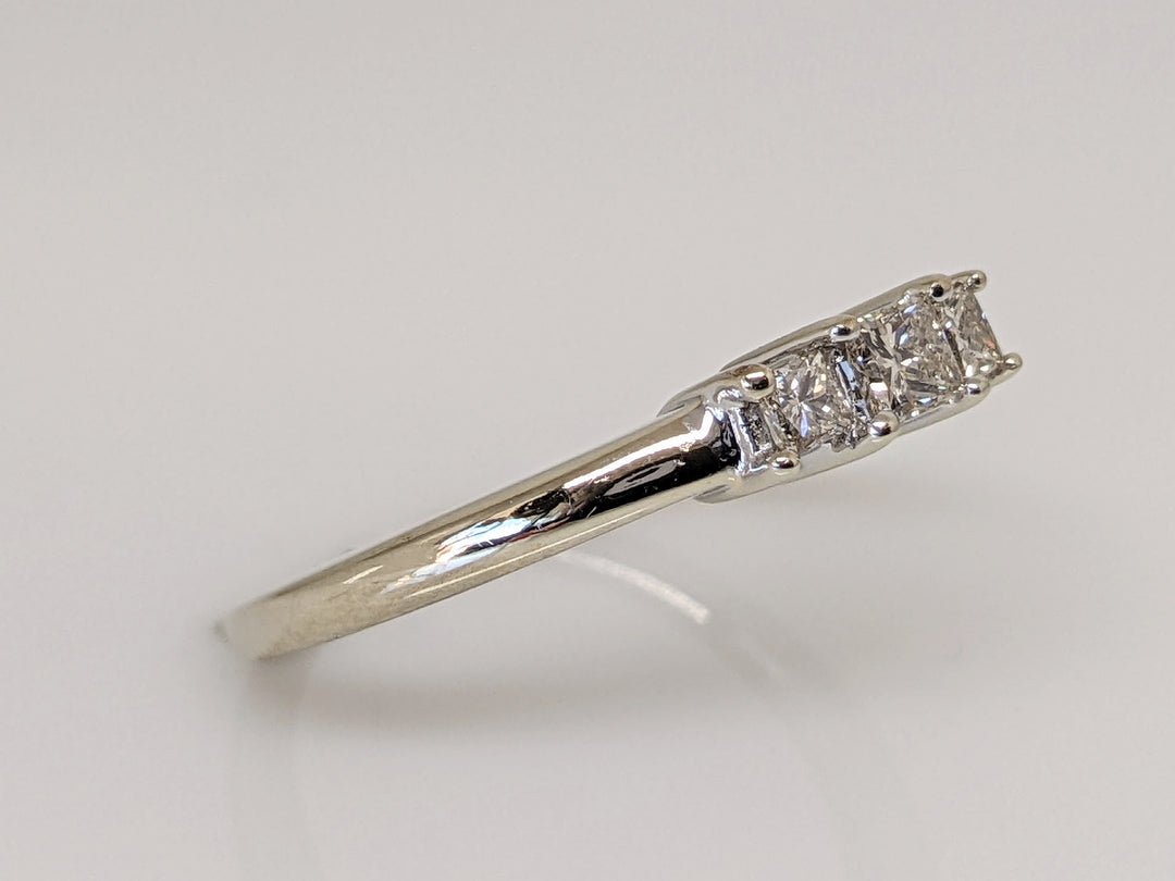 14K WHITE .20 CARAT TOTAL WEIGHT SI2 H DIAMOND ROUND (3) TRINITY ESTATE RING 2.7 GRAMS