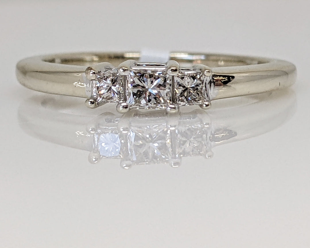 14K WHITE .20 CARAT TOTAL WEIGHT SI2 H DIAMOND ROUND (3) TRINITY ESTATE RING 2.7 GRAMS