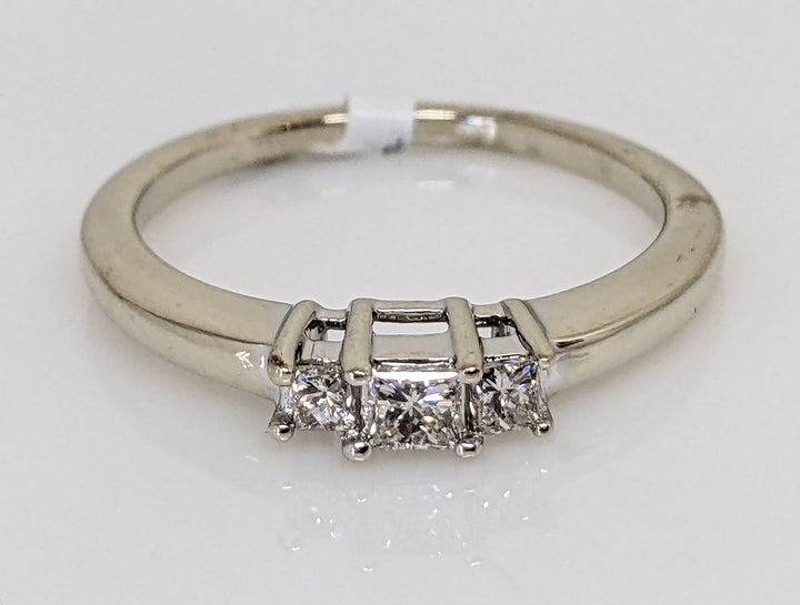 14K WHITE .20 CARAT TOTAL WEIGHT SI2 H DIAMOND ROUND (3) TRINITY ESTATE RING 2.7 GRAMS