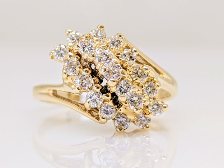 14K .57 CARAT TOTAL WEIGHT I1 J DIAMOND ROUND (19) CLUSTER ESTATE RING 4.2 GRAMS