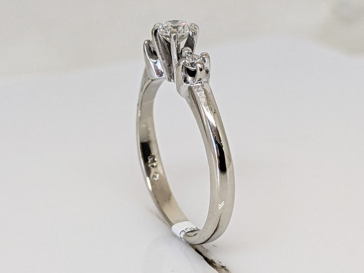 14K WHITE .39 CARAT TOTAL WEIGHT I1 I DIAMOND ROUND (3) TRINITY ESTATE PENDANT & CHAIN 5.1 GRAMS