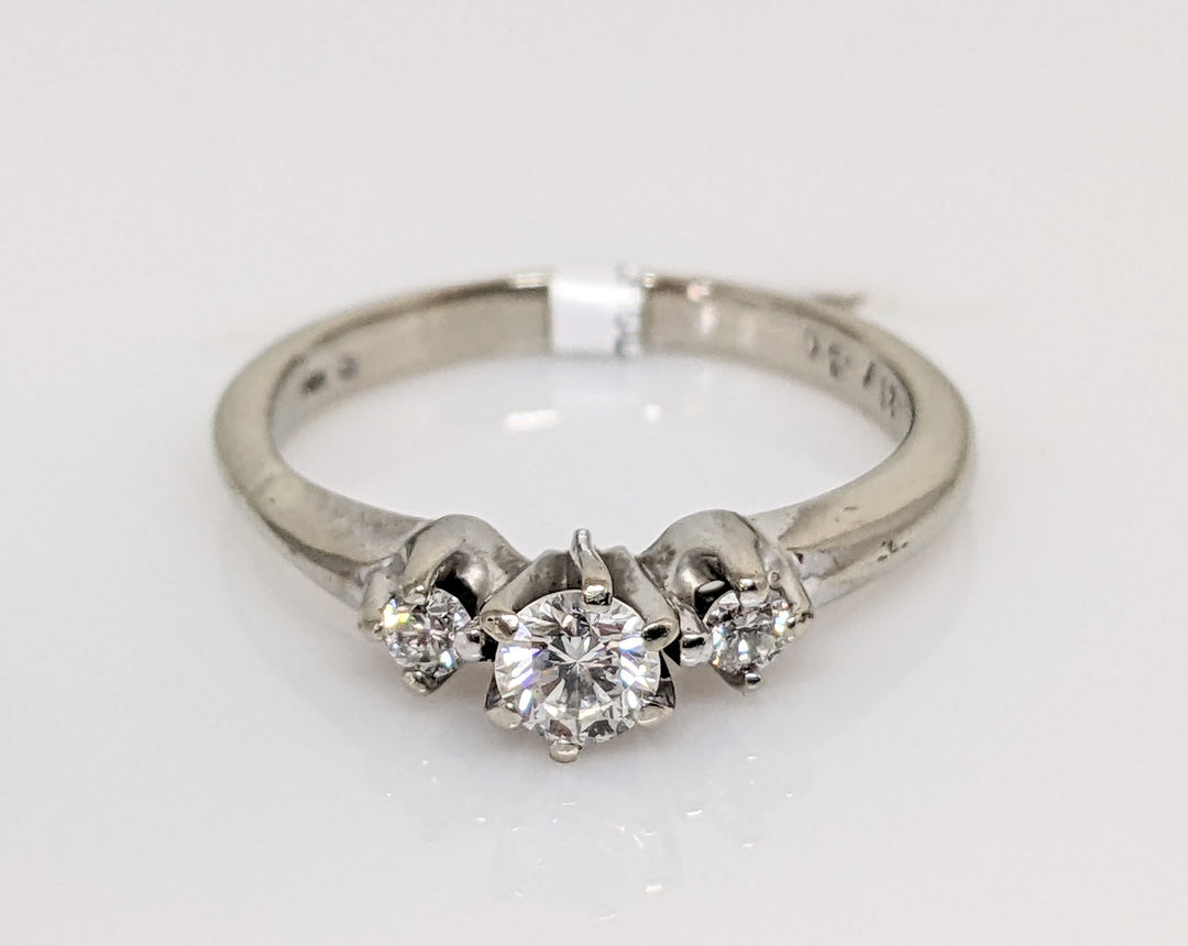 14K WHITE .39 CARAT TOTAL WEIGHT I1 I DIAMOND ROUND (3) TRINITY ESTATE PENDANT & CHAIN 5.1 GRAMS