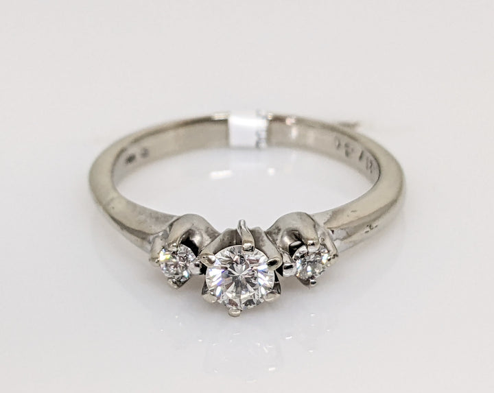 14K WHITE .39 CARAT TOTAL WEIGHT I1 I DIAMOND ROUND (3) TRINITY ESTATE PENDANT & CHAIN 5.1 GRAMS