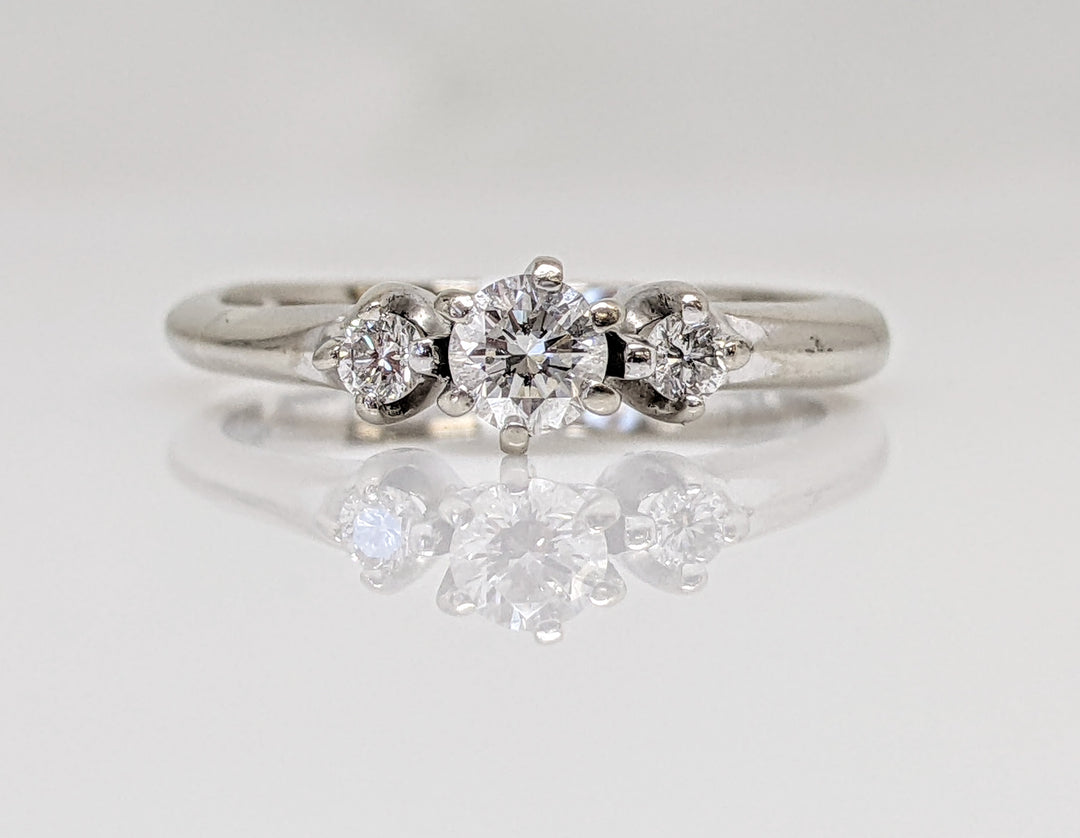 14K WHITE .39 CARAT TOTAL WEIGHT I1 I DIAMOND ROUND (3) TRINITY ESTATE PENDANT & CHAIN 5.1 GRAMS