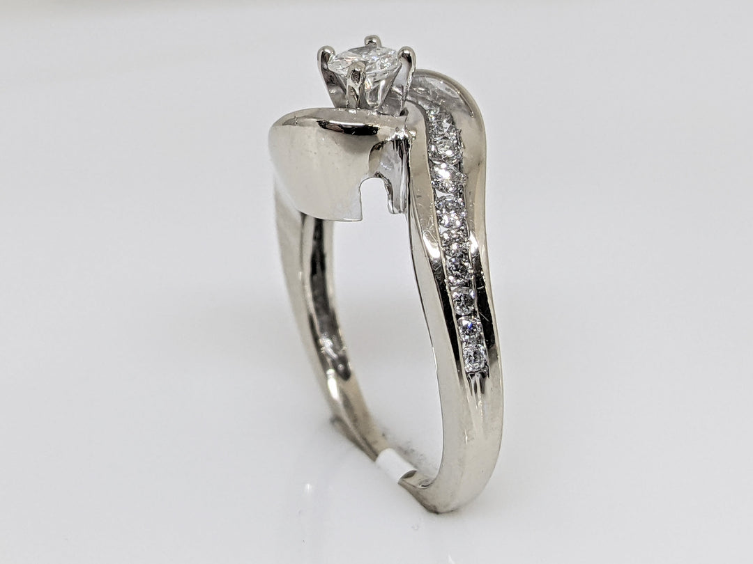 14K WHITE .45 CARAT TOTAL WEIGHT I1 F DIAMOND ROUND (21) BYPASS ESTATE RING 3.6 GRAMS