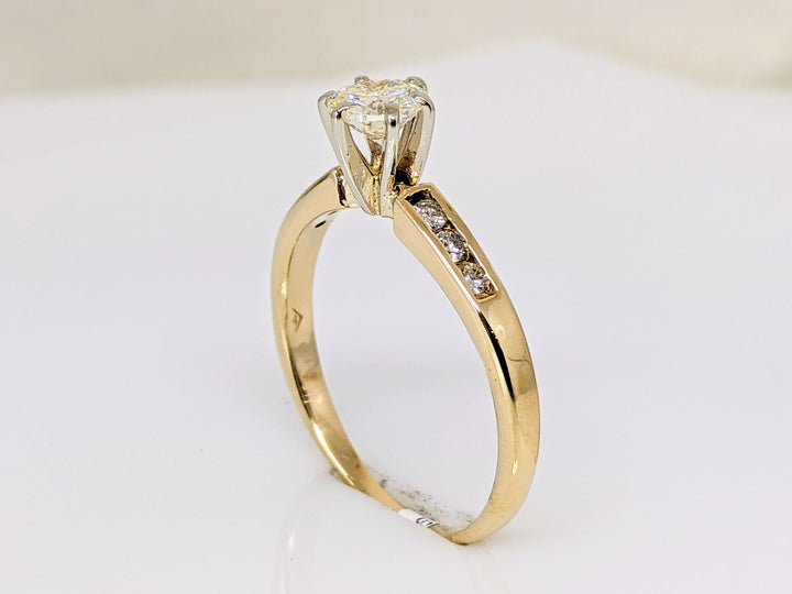 14k .62 CARAT TOTAL WEIGHT VS1 M DIAMOND ROUND (7) ESTATE RING 2.1 GRAMS