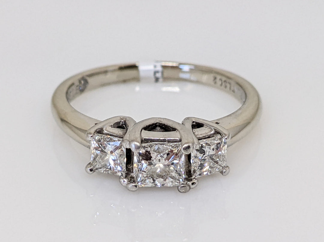 14k WHITE/ PLATINUM .97 CARAT TOTAL WEIGHT SI2 F DIAMOND PRINCESS CUT (3) TRINITY LEO ESTATE RING 3.8 GRAMS