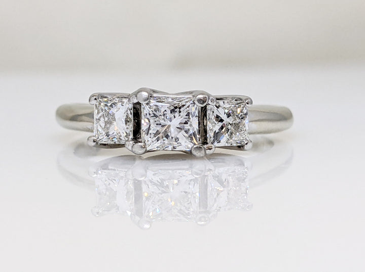 14k WHITE/ PLATINUM .97 CARAT TOTAL WEIGHT SI2 F DIAMOND PRINCESS CUT (3) TRINITY LEO ESTATE RING 3.8 GRAMS