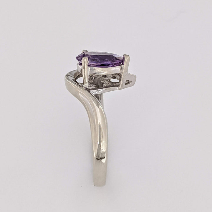 10K WHITE AMETHYST PEAR 6X9 WITH (3) MELEE ESTATE RING 3.1 GRAMS