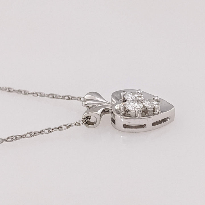14K WHITE .20 CARAT TOTAL WEIGHT SI1 H DIAMOND ROUND (3) ESTATE HEART PENDANT & CHAIN 2.0 GRAMS