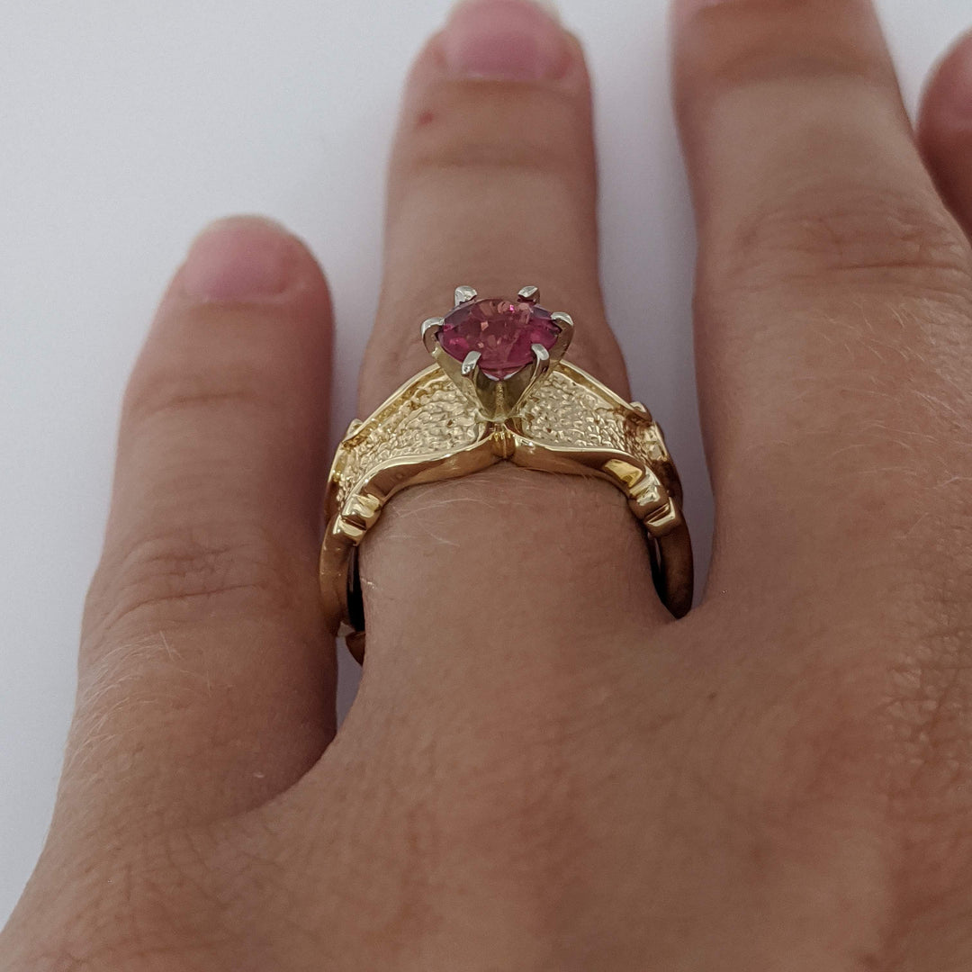 14K PINK TOURMALINE ROUND 6.3MM TEXTURED FANCY SHANK ESTATE RING 5.5 GRAMS
