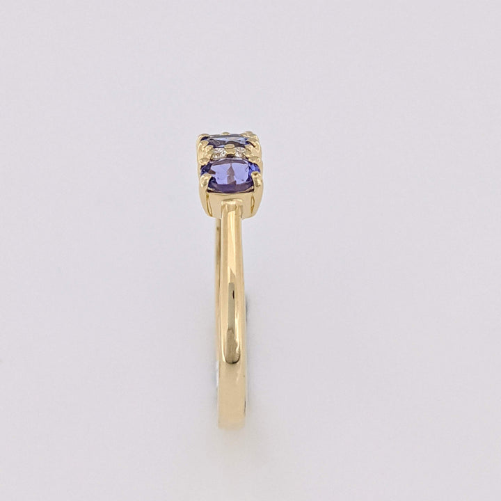 10K IOLITE OVAL 3X4 (3) WITH (4) MELEE ESTATE RING 1.3 GRAMS
