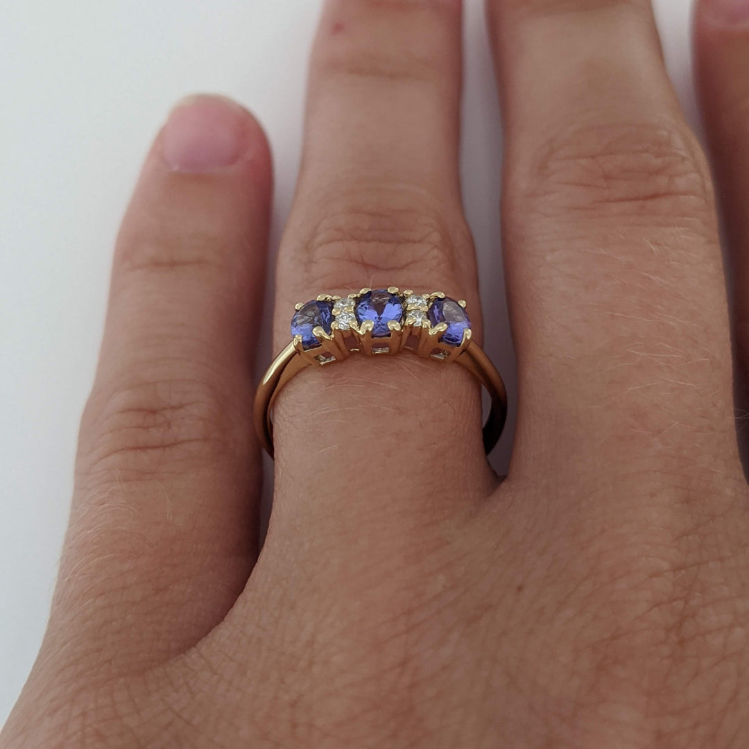10K IOLITE OVAL 3X4 (3) WITH (4) MELEE ESTATE RING 1.3 GRAMS