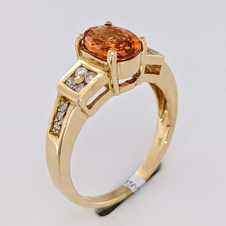 14K CITRINE OVAL 6X8 WITH .13 DIAMOND TOTAL WEIGHT (14) ROUND ESTATE RING 3.9 GRAMS