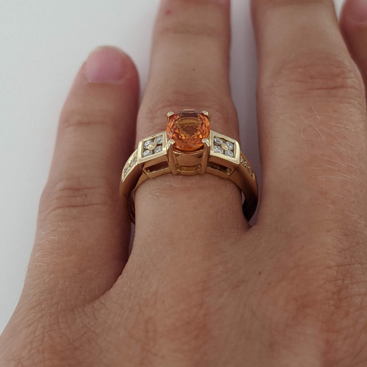 14K CITRINE OVAL 6X8 WITH .13 DIAMOND TOTAL WEIGHT (14) ROUND ESTATE RING 3.9 GRAMS