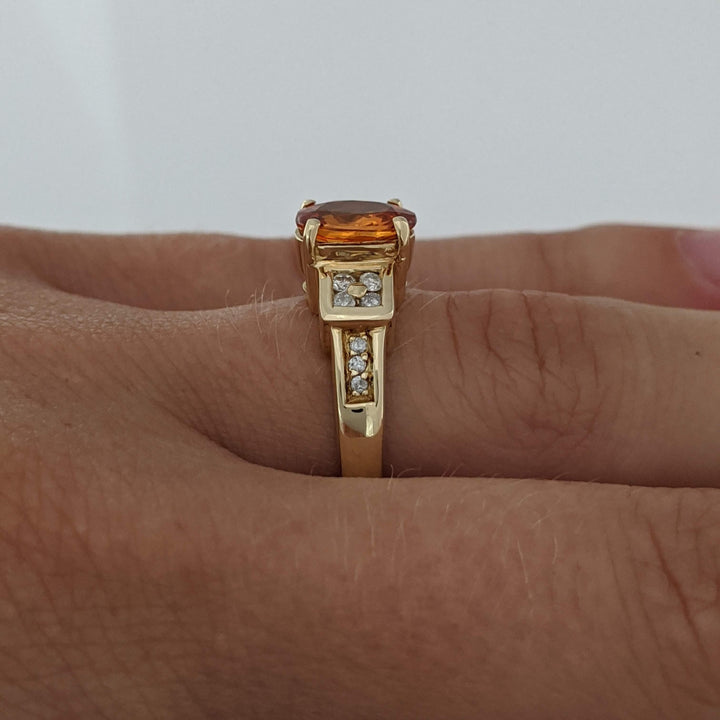 14K CITRINE OVAL 6X8 WITH .13 DIAMOND TOTAL WEIGHT (14) ROUND ESTATE RING 3.9 GRAMS
