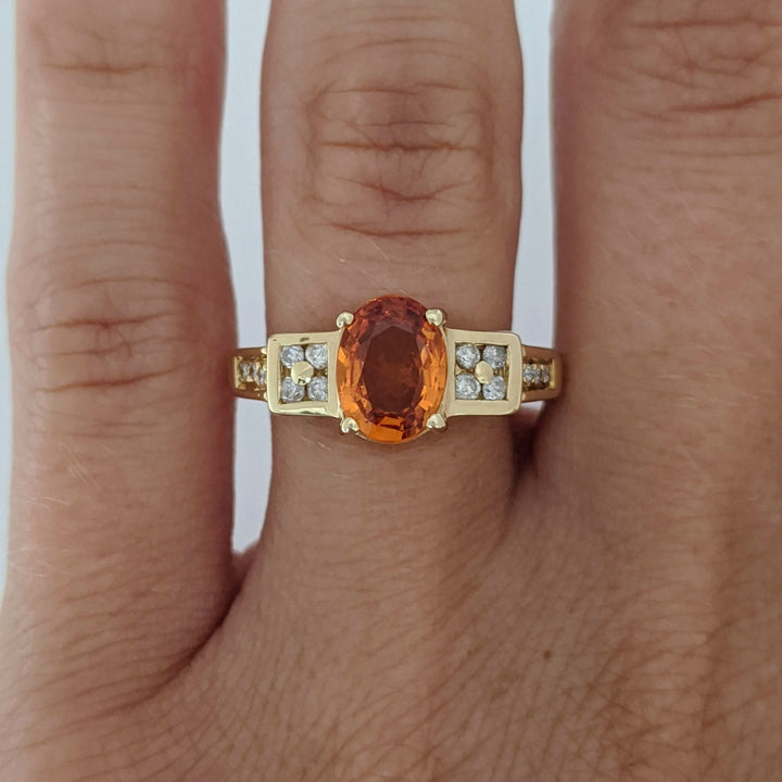 14K CITRINE OVAL 6X8 WITH .13 DIAMOND TOTAL WEIGHT (14) ROUND ESTATE RING 3.9 GRAMS