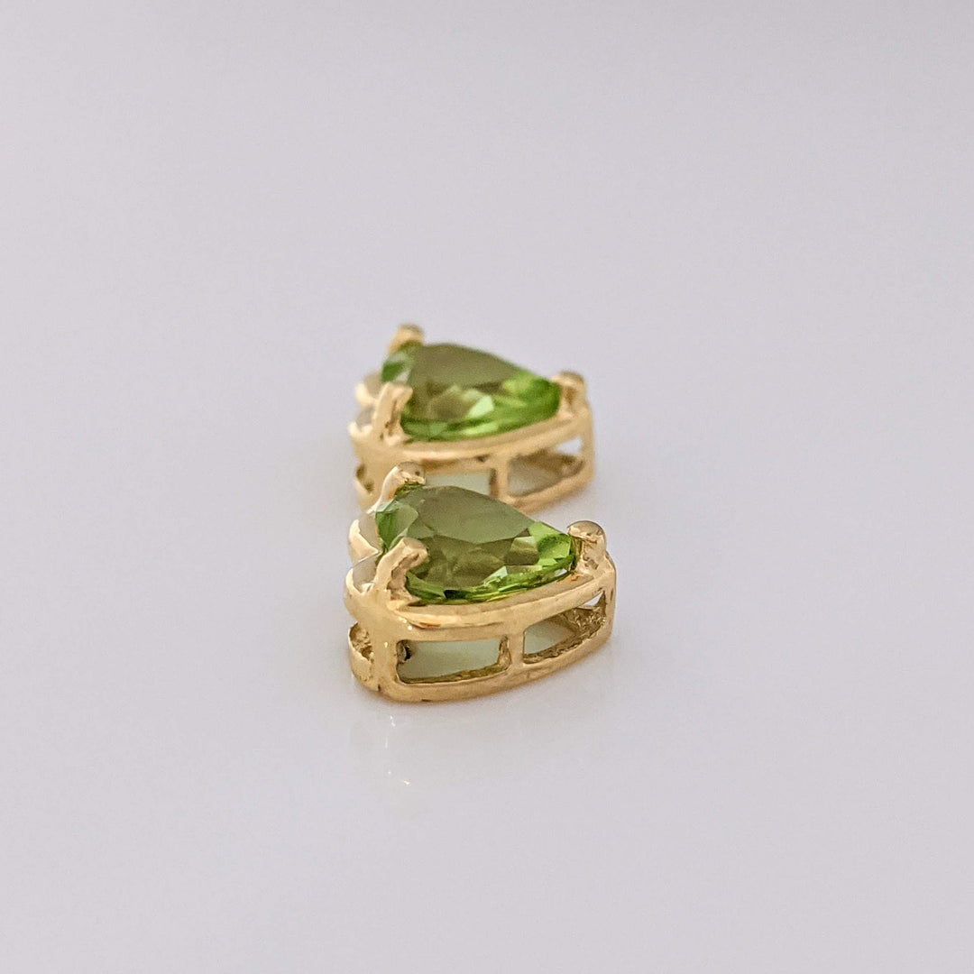 14K PERIDOT HEAERT 6MM WITH GOLD TRIM ESTATE STUD EARRINGS 1.5 GRAMS