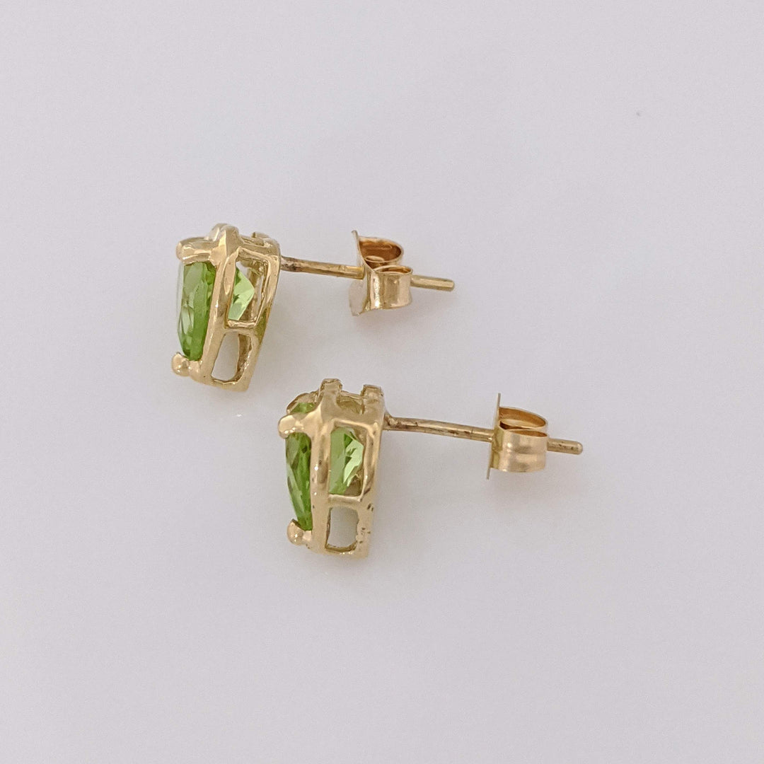 14K PERIDOT HEAERT 6MM WITH GOLD TRIM ESTATE STUD EARRINGS 1.5 GRAMS