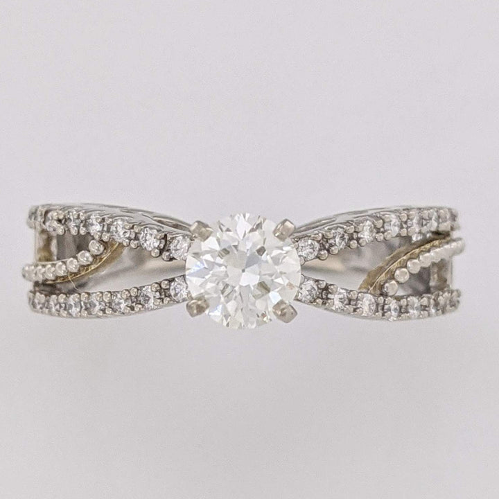 10K TWO-TONE .47 CARAT TOTAL DIAMOND ROUND VVS K WITH (32) MELEE ESTATE RING 3.4 GRAMS