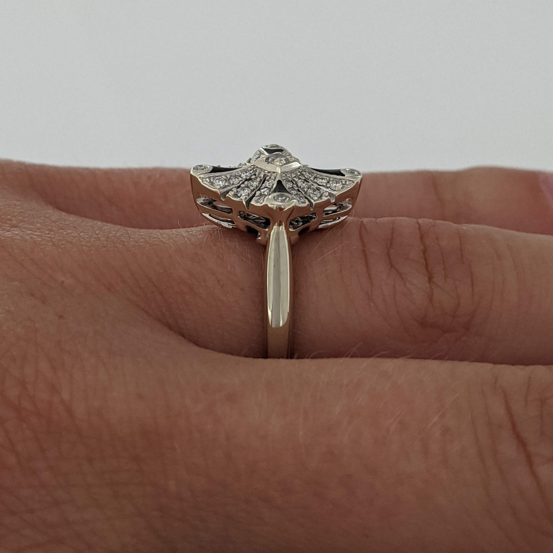 14K WHITE .42 CARAT TOTAL WEIGHT I1 I DIAMOND ROUND (37) SQUARE TOP ESTATE RING 4.2 GRAMS