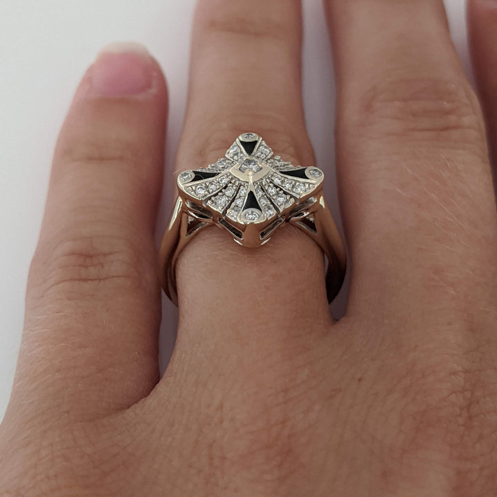 14K WHITE .42 CARAT TOTAL WEIGHT I1 I DIAMOND ROUND (37) SQUARE TOP ESTATE RING 4.2 GRAMS