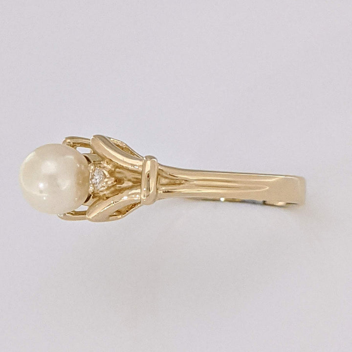 14K PEARL ROUND 5.5MM WITH (2) MELEE ESTATE RING 2.5 GRAMS
