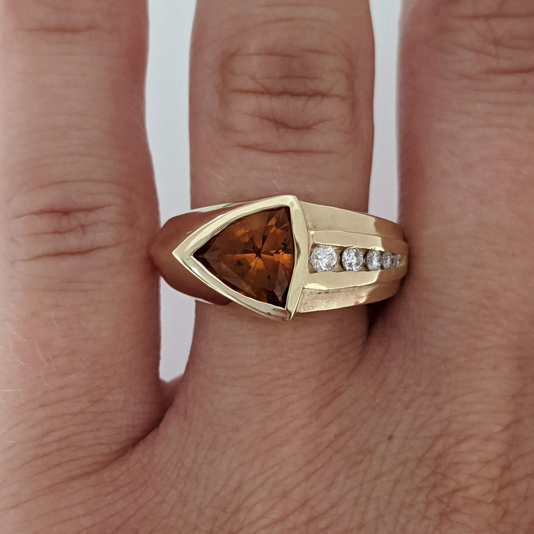 14K CITRINE TRILLION CUT 8MM BEZEL WITH (5) MELEE ESTATE RING 6.6 GRAMS