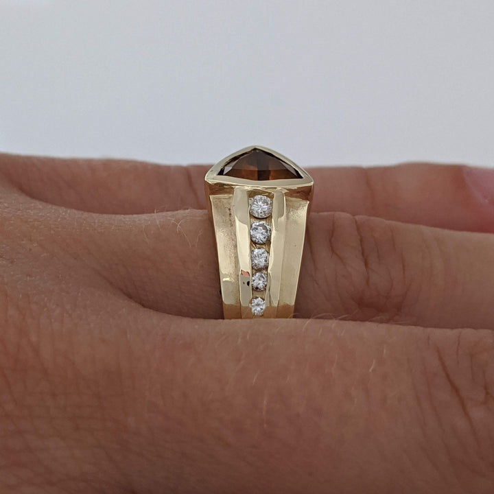 14K CITRINE TRILLION CUT 8MM BEZEL WITH (5) MELEE ESTATE RING 6.6 GRAMS