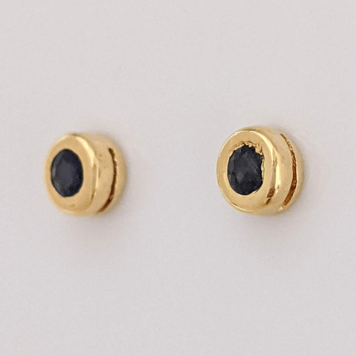 18K SAPPHIRE ROUND 2.0MM BEZEL ESTATE STUD EARRINGS 0.8 GRAMS