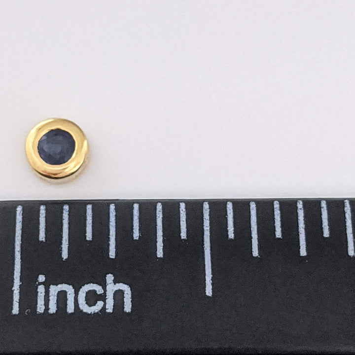 18K SAPPHIRE ROUND 2.0MM BEZEL ESTATE STUD EARRINGS 0.8 GRAMS