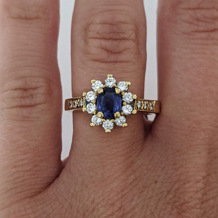 18K SAPPHIRE OVAL 4.5X5.6 "AA" WITH (16) MELEE ESTATE RING 5.2 GRAMS